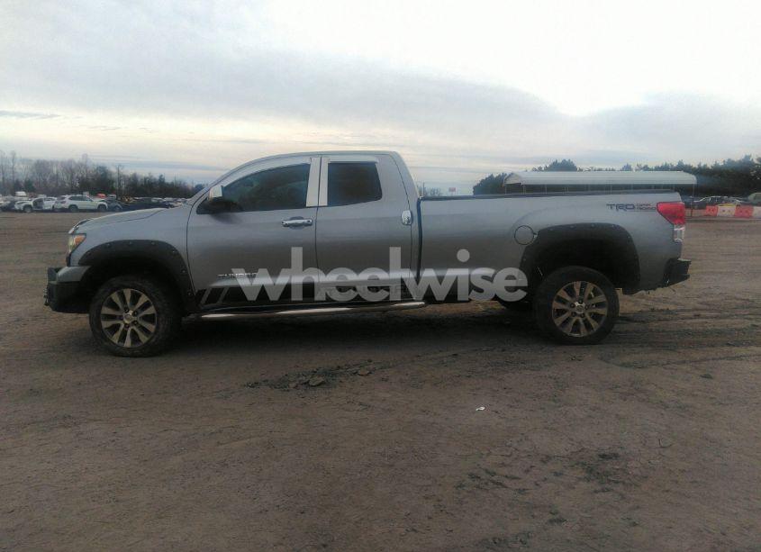 Photo 14 of 2007 Toyota Tundra SR5 5.7L V8 (VIN 5TFCV54137X002048)