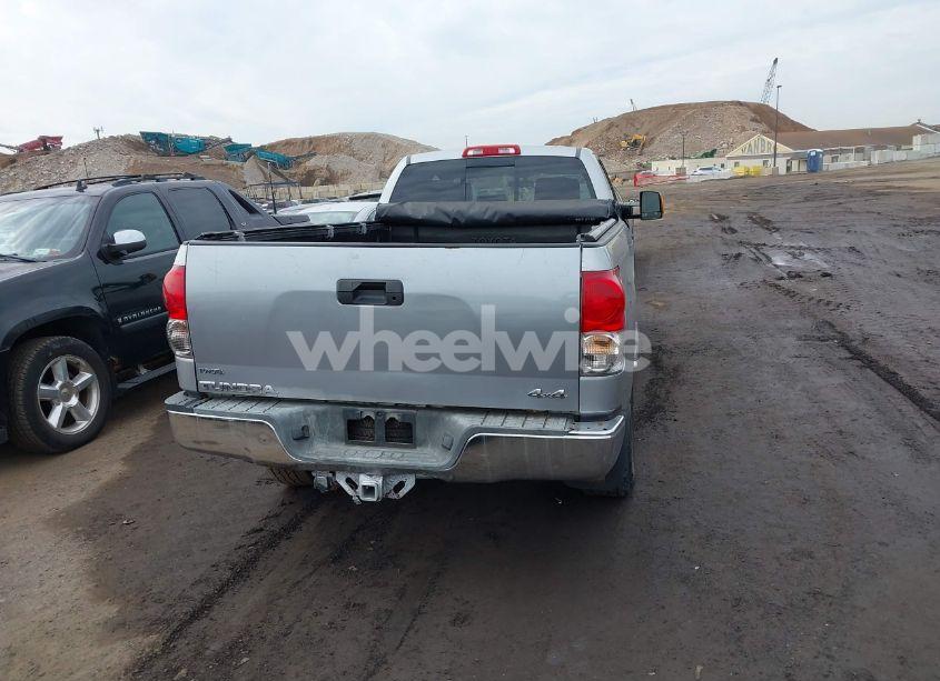 Photo 16 of 2007 Toyota Tundra SR5 5.7L V8 (VIN 5TFCV54147X002768)