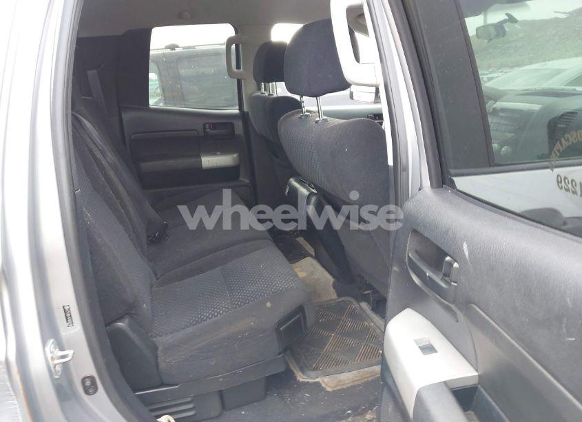 Photo 8 of 2007 Toyota Tundra SR5 5.7L V8 (VIN 5TFCV54147X002768)