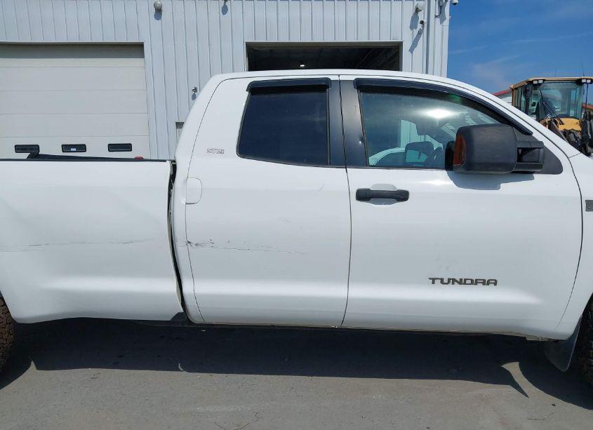 Photo 13 of 2008 Toyota Tundra SR5 5.7L V8 (VIN 5TFCV54178X006654)