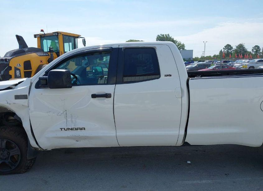 Photo 14 of 2008 Toyota Tundra SR5 5.7L V8 (VIN 5TFCV54178X006654)