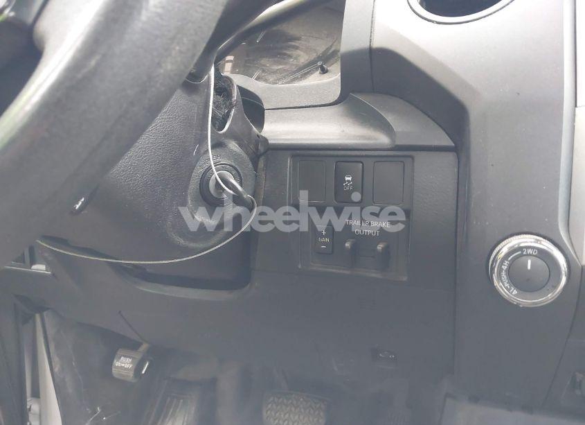 Photo 11 of 2018 Toyota Tundra SR 5.7L V8 (VIN 5TFCW5F10JX022386)