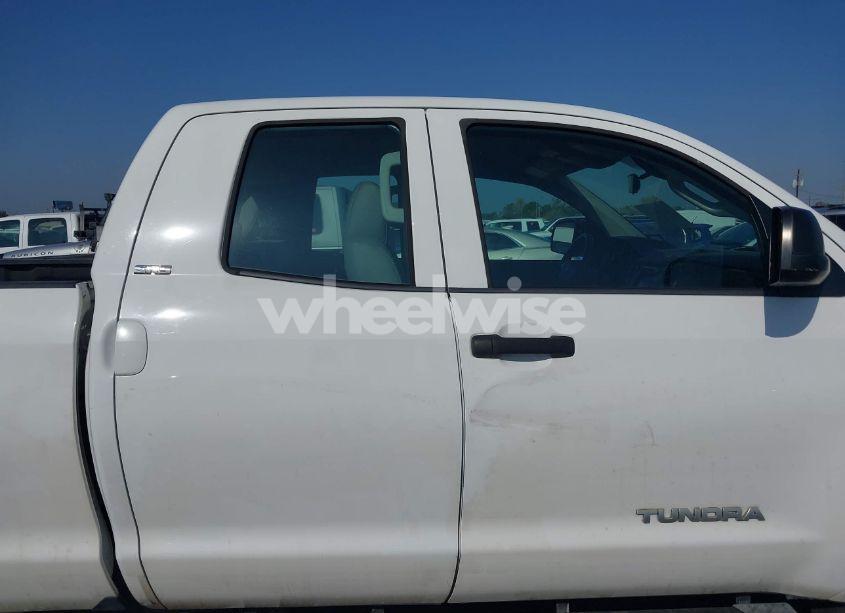 Photo 13 of 2018 Toyota Tundra SR 5.7L V8 (VIN 5TFCW5F10JX022386)