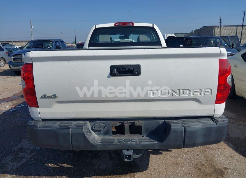 Photo 16 of 2018 Toyota Tundra SR 5.7L V8 (VIN 5TFCW5F10JX022386)