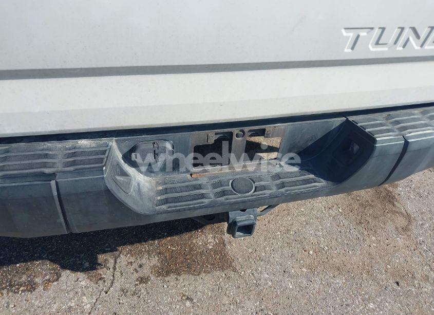 Photo 17 of 2018 Toyota Tundra SR 5.7L V8 (VIN 5TFCW5F10JX022386)