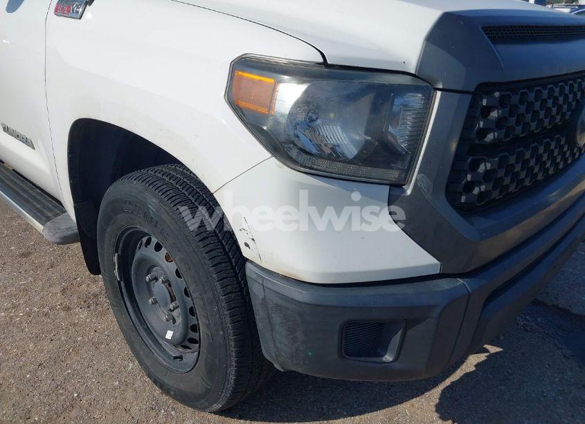 Photo 6 of 2018 Toyota Tundra SR 5.7L V8 (VIN 5TFCW5F10JX022386)