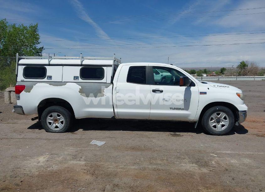 Photo 13 of 2010 Toyota Tundra GRADE 5.7L V8 (VIN 5TFCW5F19AX010964)