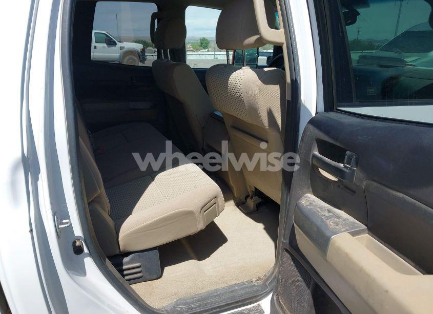 Photo 8 of 2010 Toyota Tundra GRADE 5.7L V8 (VIN 5TFCW5F19AX010964)