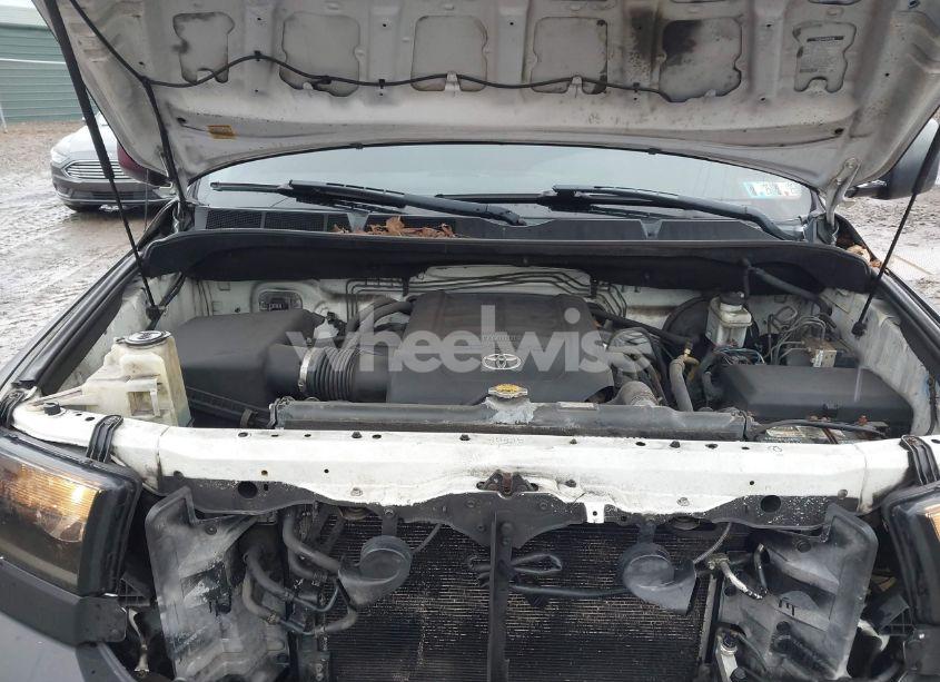 Photo 10 of 2012 Toyota Tundra SR5 5.7L V8 (VIN 5TFCY5F10CX013703)