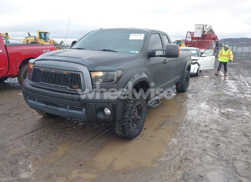 Photo 2 of 2012 Toyota Tundra SR5 5.7L V8 (VIN 5TFCY5F10CX013703)