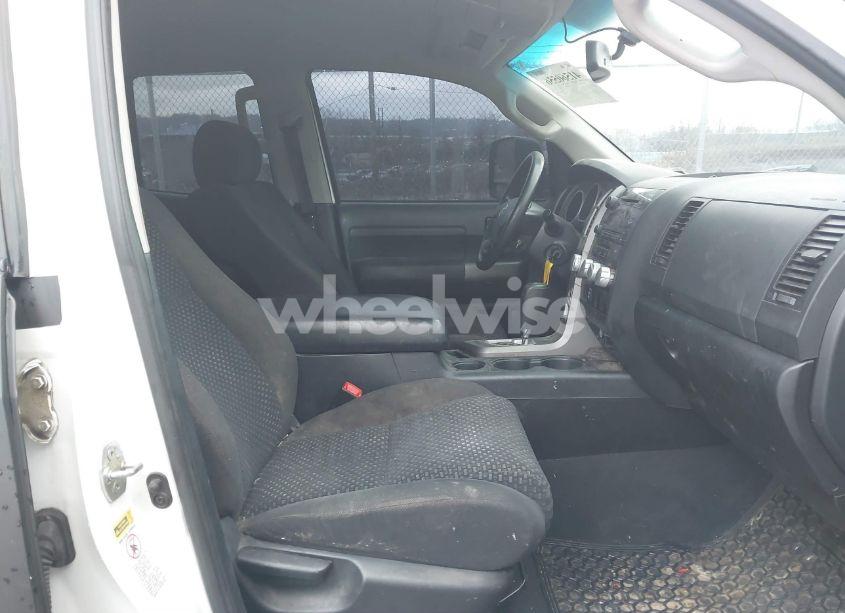 Photo 5 of 2012 Toyota Tundra SR5 5.7L V8 (VIN 5TFCY5F10CX013703)