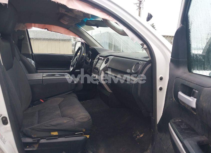 Photo 5 of 2017 Toyota Tundra SR5 5.7L V8 (VIN 5TFCY5F10HX021002)