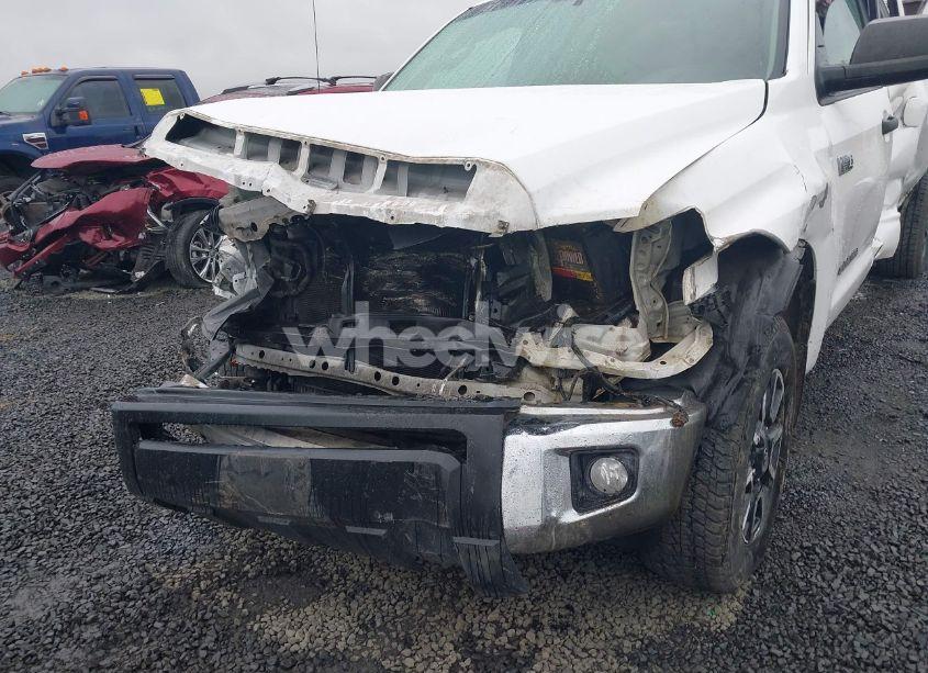 Photo 6 of 2017 Toyota Tundra SR5 5.7L V8 (VIN 5TFCY5F10HX021002)