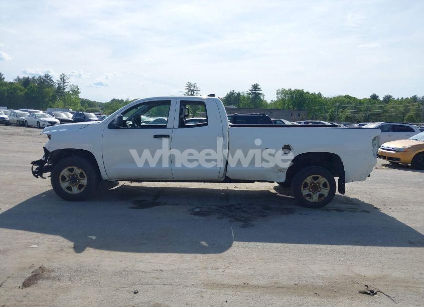 Photo 14 of 2020 Toyota Tundra SR (VIN 5TFCY5F12LX025917)