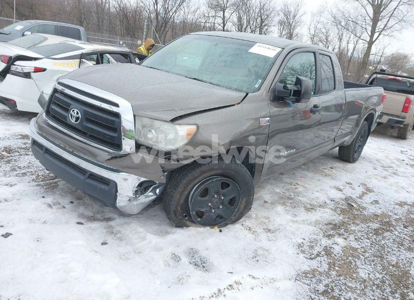 Photo 2 of 2010 Toyota Tundra GRADE 5.7L V8 (VIN 5TFCY5F13AX009786)