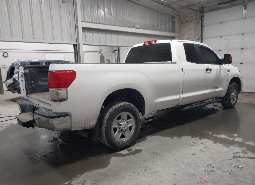 Photo 4 of 2011 Toyota Tundra GRADE 5.7L V8 (VIN 5TFCY5F14BX011516)