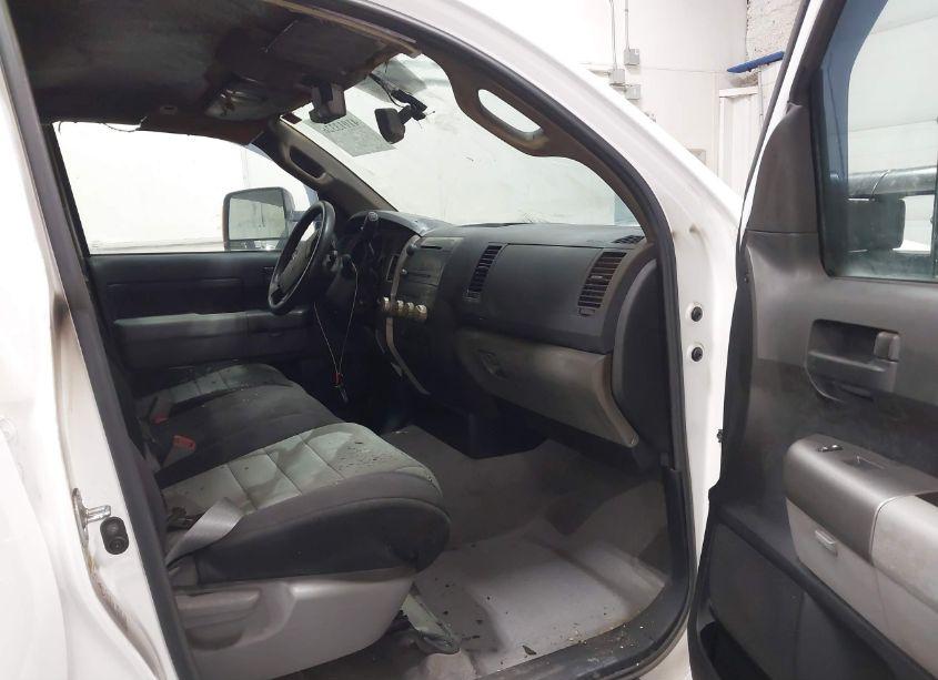 Photo 5 of 2011 Toyota Tundra GRADE 5.7L V8 (VIN 5TFCY5F14BX011516)