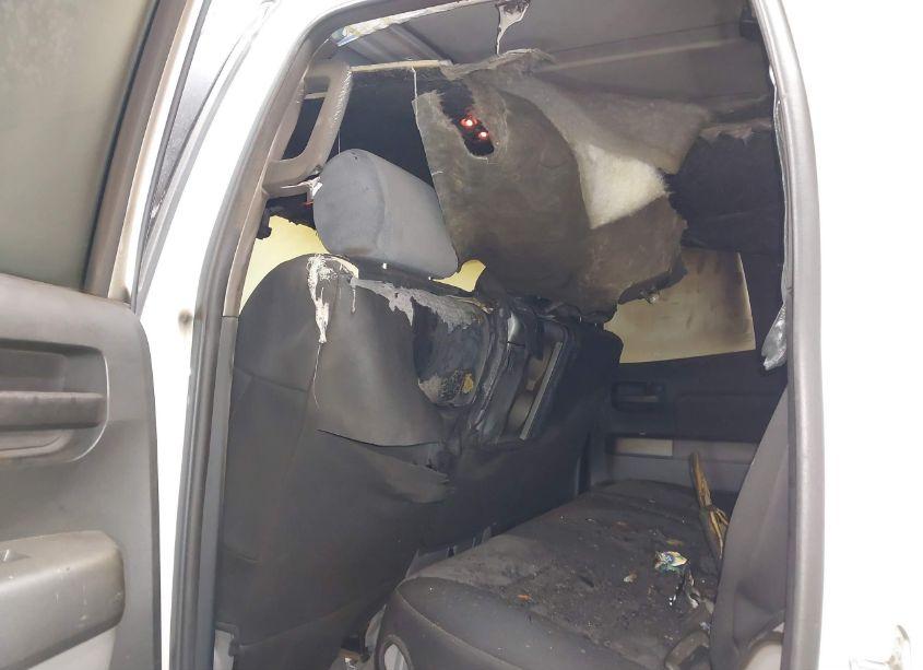 Photo 6 of 2011 Toyota Tundra GRADE 5.7L V8 (VIN 5TFCY5F14BX011516)