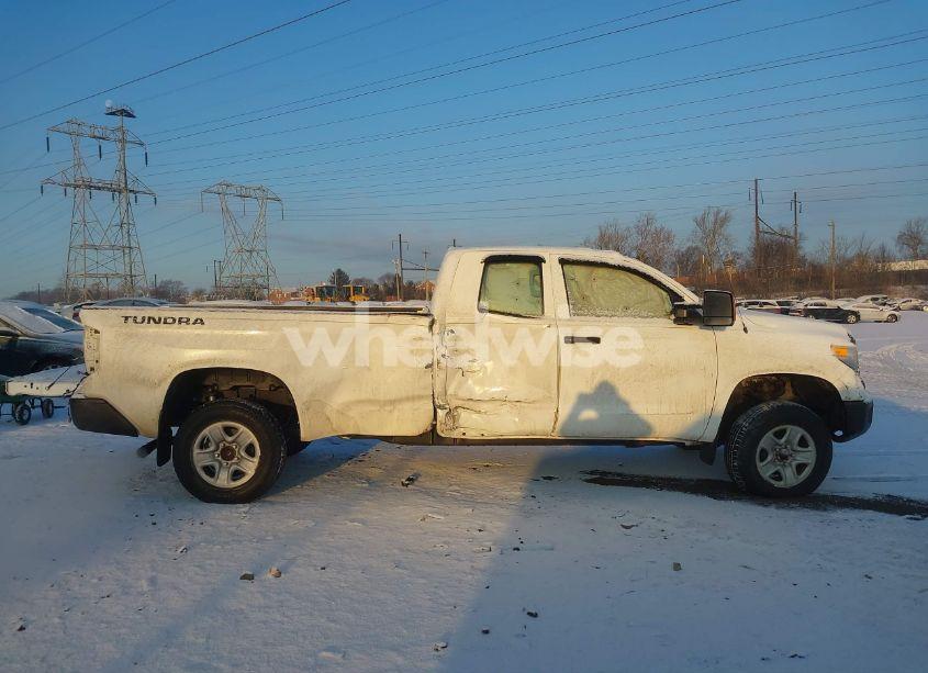 Photo 14 of 2014 Toyota Tundra SR 5.7L V8 (VIN 5TFCY5F15EX017121)