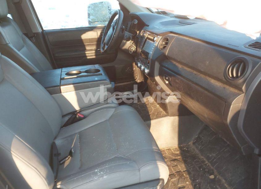 Photo 5 of 2014 Toyota Tundra SR 5.7L V8 (VIN 5TFCY5F15EX017121)