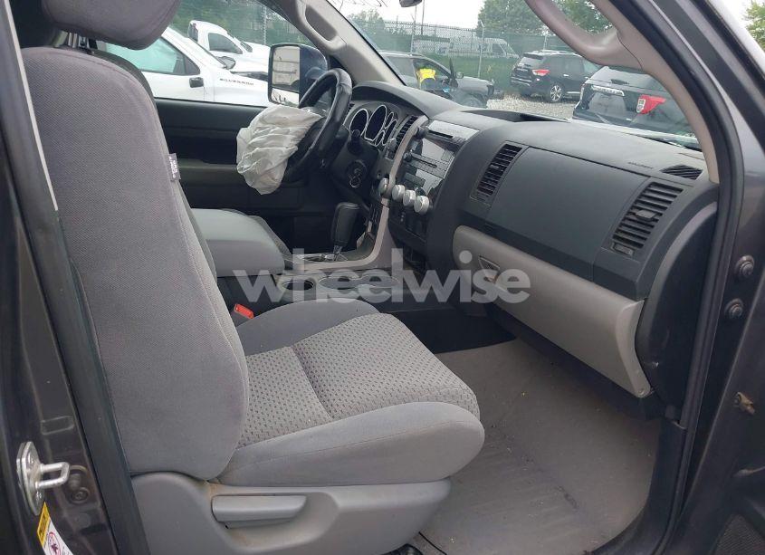 Photo 5 of 2011 Toyota Tundra GRADE 5.7L V8 (VIN 5TFCY5F16BX012070)