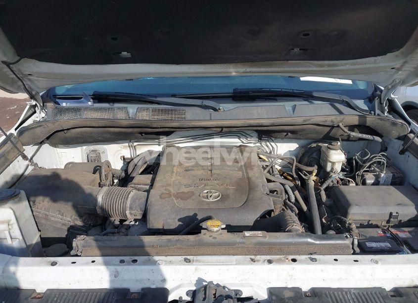 Photo 10 of 2017 Toyota Tundra SR5 5.7L V8 (VIN 5TFCY5F16HX020937)