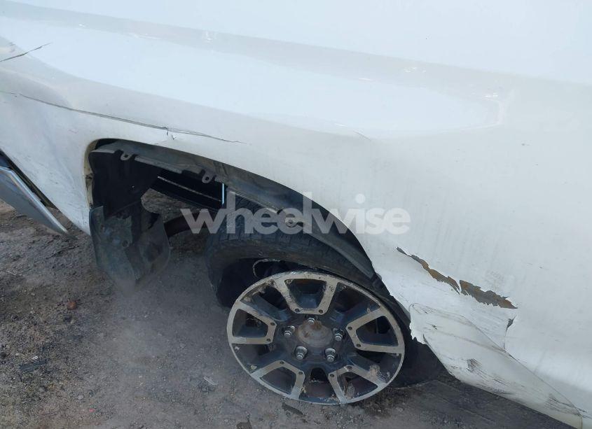 Photo 17 of 2017 Toyota Tundra SR5 5.7L V8 (VIN 5TFCY5F16HX020937)