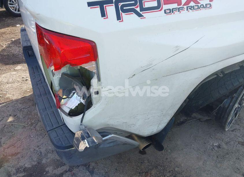 Photo 18 of 2017 Toyota Tundra SR5 5.7L V8 (VIN 5TFCY5F16HX020937)