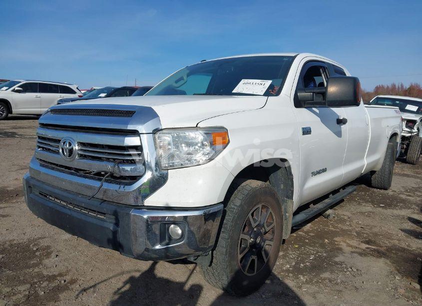 Photo 2 of 2017 Toyota Tundra SR5 5.7L V8 (VIN 5TFCY5F16HX020937)