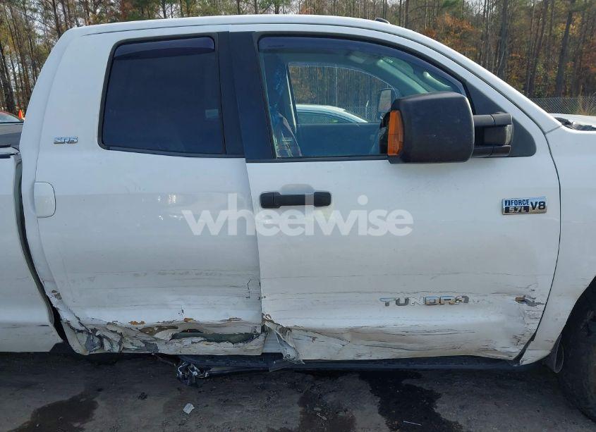 Photo 6 of 2017 Toyota Tundra SR5 5.7L V8 (VIN 5TFCY5F16HX020937)