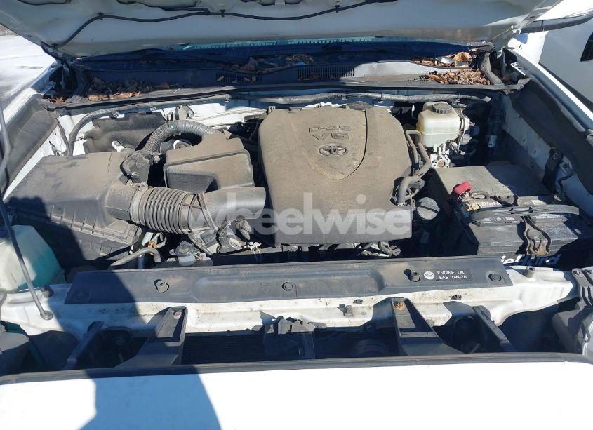 Photo 10 of 2016 Toyota Tacoma TRD OFF ROAD (VIN 5TFCZ5AN0GX021233)
