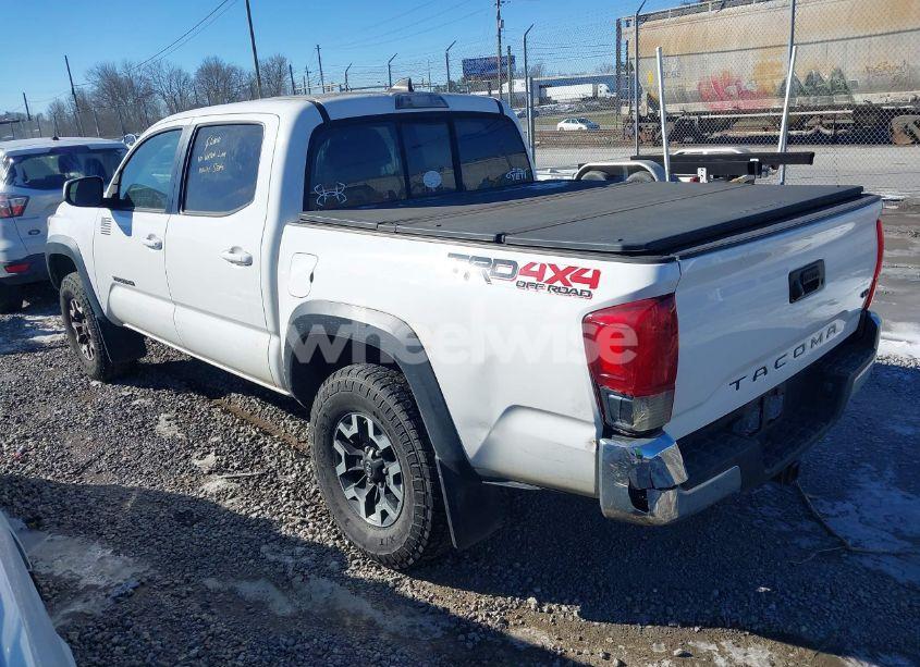 Photo 3 of 2016 Toyota Tacoma TRD OFF ROAD (VIN 5TFCZ5AN0GX021233)