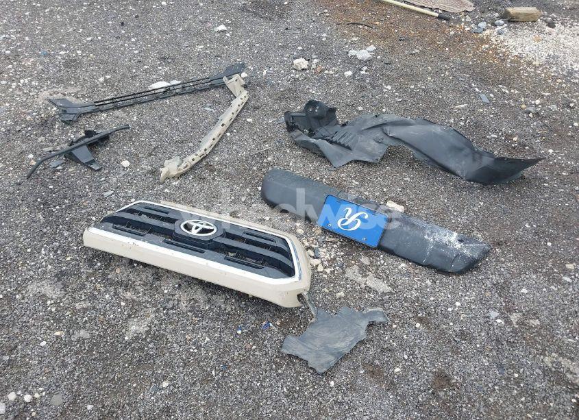 Photo 12 of 2017 Toyota Tacoma SR5 V6 (VIN 5TFCZ5AN0HX049163)