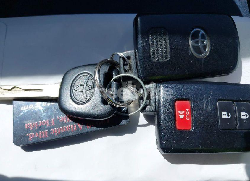 Photo 11 of 2017 Toyota Tacoma TRD OFF ROAD (VIN 5TFCZ5AN0HX052211)