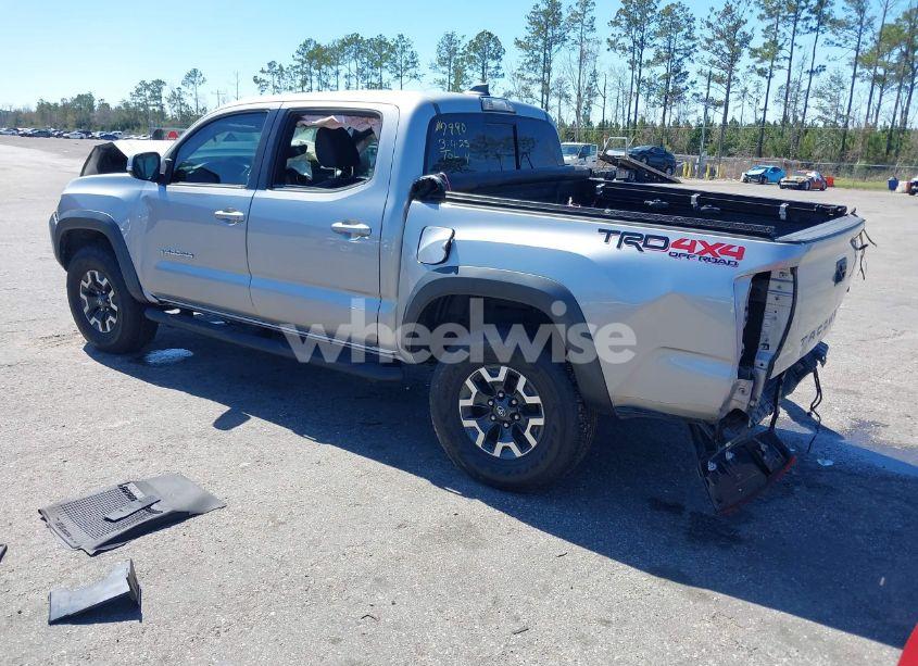 Photo 3 of 2017 Toyota Tacoma TRD OFF ROAD (VIN 5TFCZ5AN0HX052211)