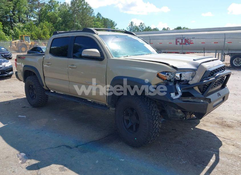 2017 Toyota Tacoma TRD OFF ROAD (VIN 5TFCZ5AN0HX054041) main photo