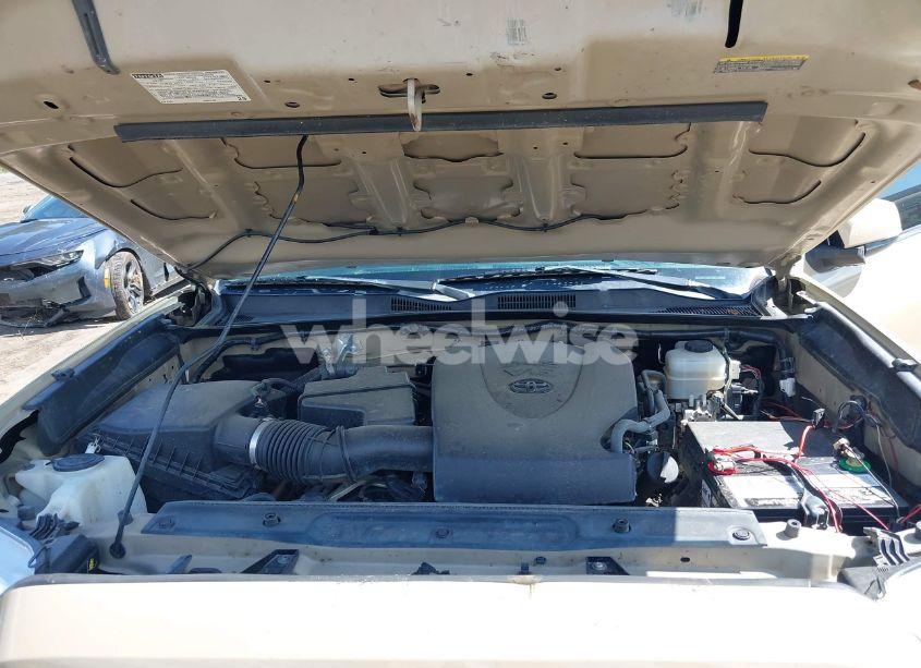 Photo 10 of 2017 Toyota Tacoma TRD OFF ROAD (VIN 5TFCZ5AN0HX054041)