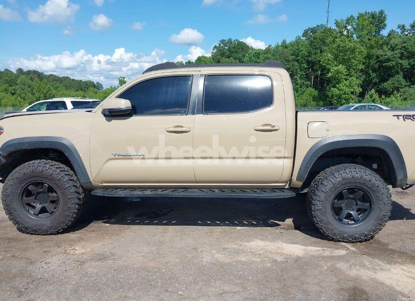 Photo 14 of 2017 Toyota Tacoma TRD OFF ROAD (VIN 5TFCZ5AN0HX054041)