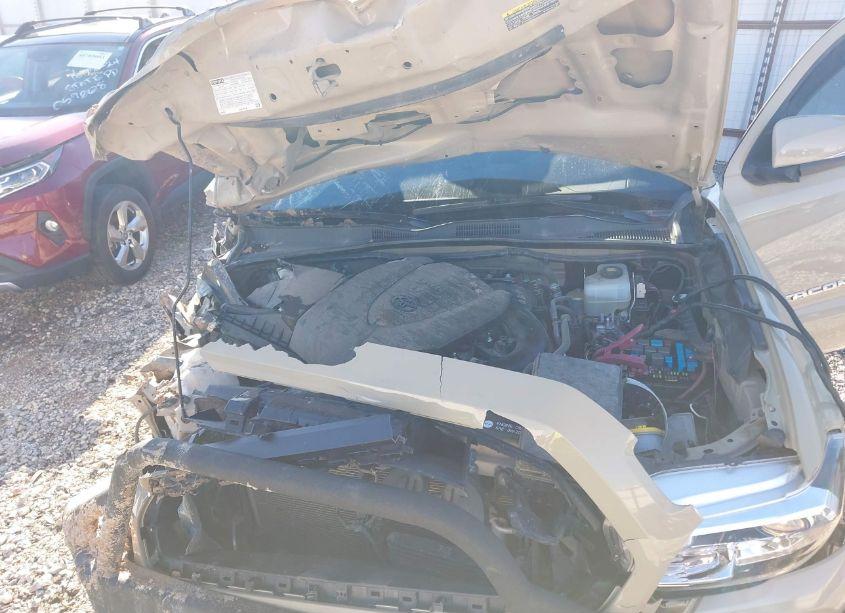 Photo 10 of 2017 Toyota Tacoma TRD OFF ROAD (VIN 5TFCZ5AN0HX118269)