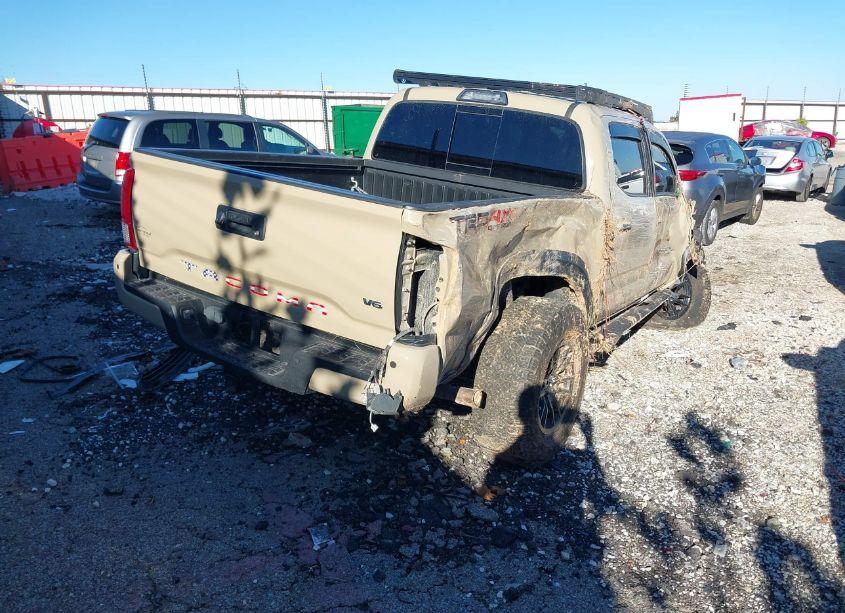 Photo 4 of 2017 Toyota Tacoma TRD OFF ROAD (VIN 5TFCZ5AN0HX118269)