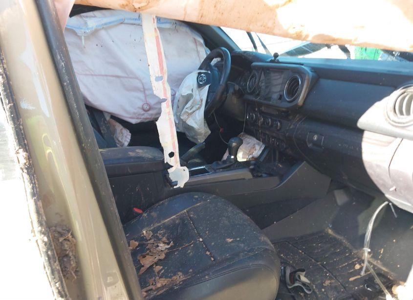 Photo 5 of 2017 Toyota Tacoma TRD OFF ROAD (VIN 5TFCZ5AN0HX118269)