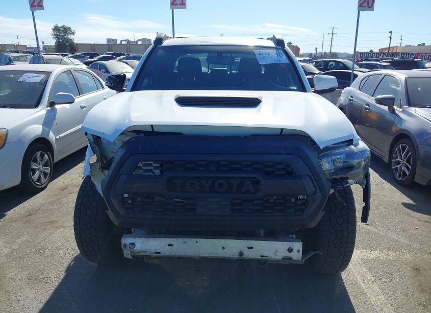 Photo 13 of 2018 Toyota Tacoma TRD PRO (VIN 5TFCZ5AN0JX129598)