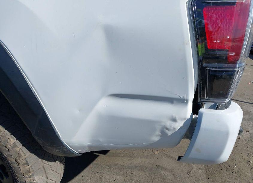 Photo 21 of 2018 Toyota Tacoma TRD PRO (VIN 5TFCZ5AN0JX129598)