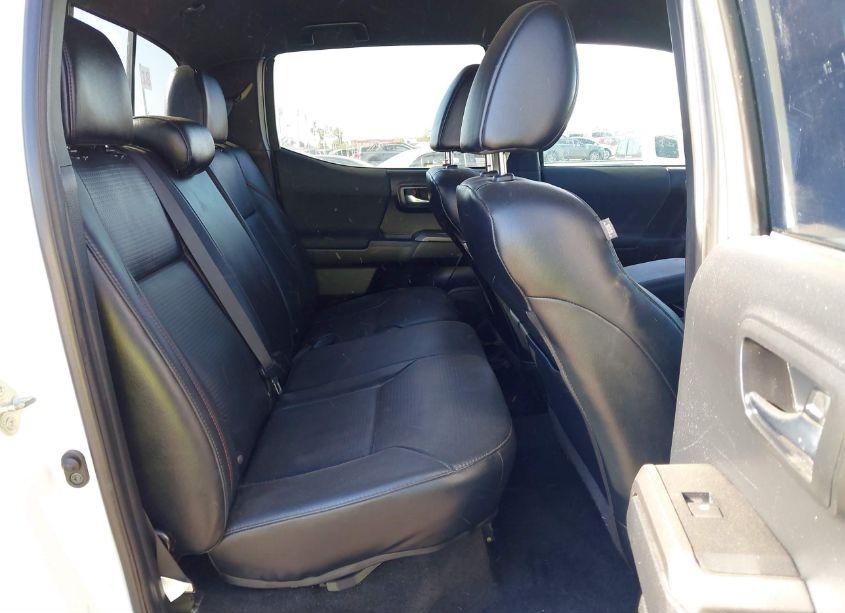 Photo 8 of 2018 Toyota Tacoma TRD PRO (VIN 5TFCZ5AN0JX129598)