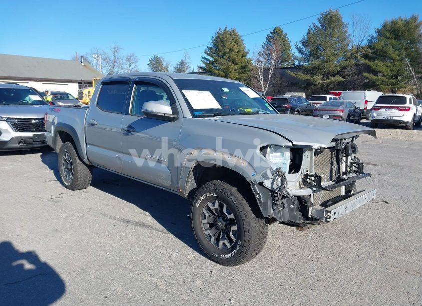 2018 Toyota Tacoma TRD OFF ROAD (VIN 5TFCZ5AN0JX140424) main photo
