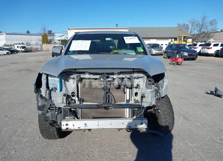 Photo 13 of 2018 Toyota Tacoma TRD OFF ROAD (VIN 5TFCZ5AN0JX140424)