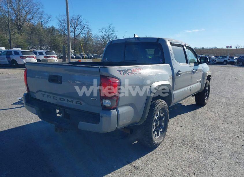 Photo 4 of 2018 Toyota Tacoma TRD OFF ROAD (VIN 5TFCZ5AN0JX140424)