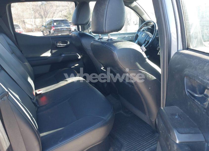 Photo 8 of 2018 Toyota Tacoma TRD OFF ROAD (VIN 5TFCZ5AN0JX140424)