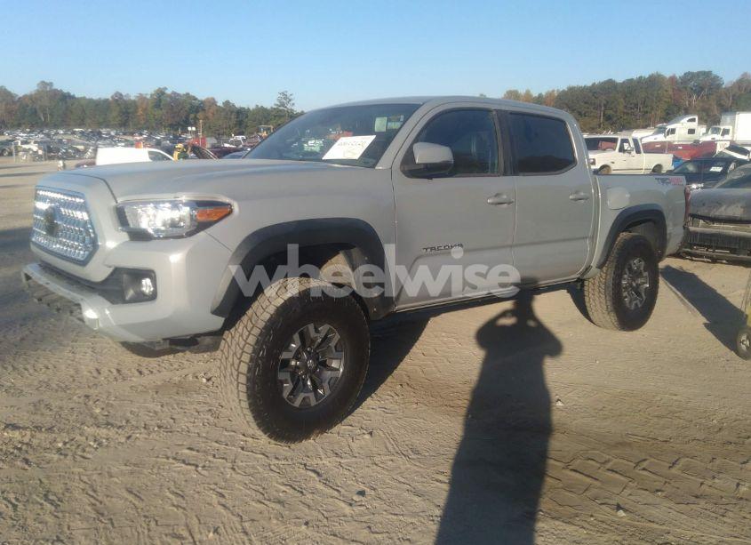 Photo 2 of 2019 Toyota Tacoma TRD OFF ROAD (VIN 5TFCZ5AN0KX176180)