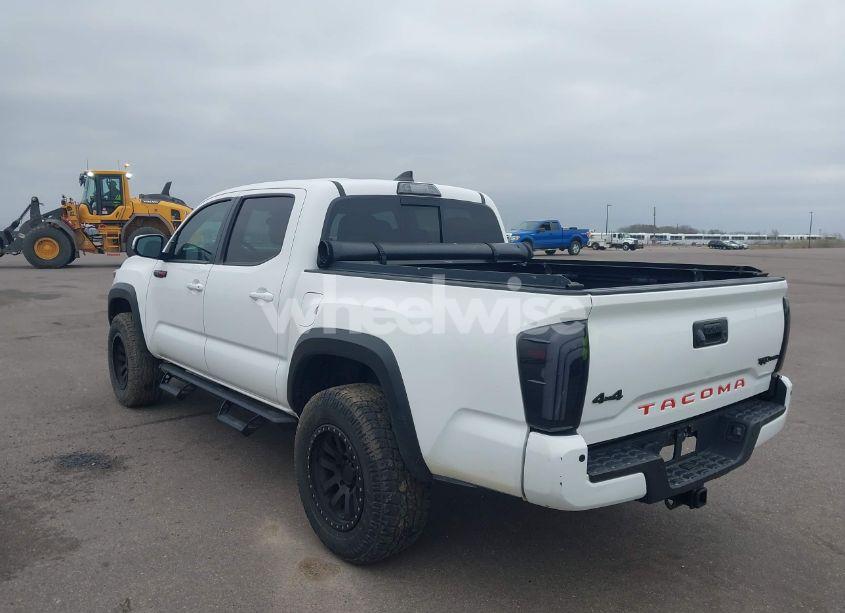 Photo 3 of 2019 Toyota Tacoma TRD PRO (VIN 5TFCZ5AN0KX190354)
